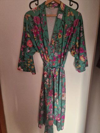 Bata kimono floral verde