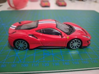 Modellino Burago Ferrari 488 Pista 1/43
