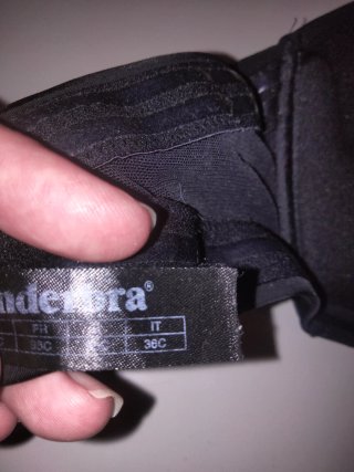 Sujetador negro sin tirantes