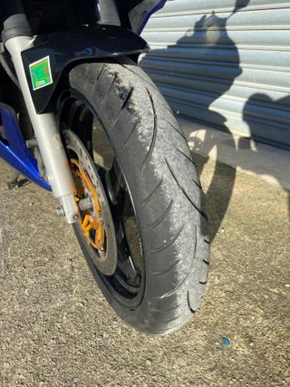 Suzuki GS 500 Sportbike Azul y Blanca