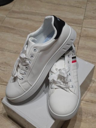 Zapatillas urbanas casuales blancas