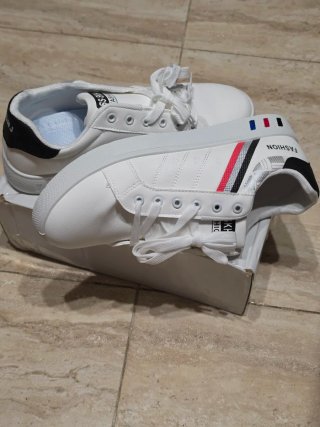 Zapatillas urbanas casuales blancas