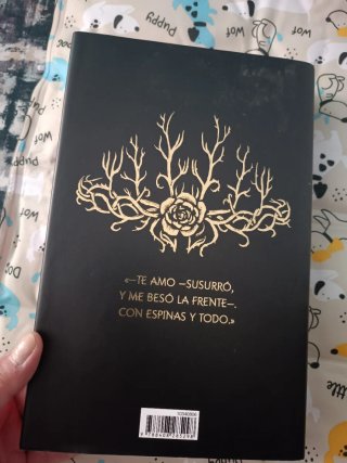 Una corte de rosa y espinas