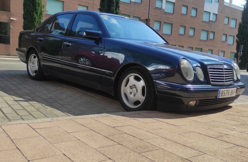 Mercedes-Benz 1999