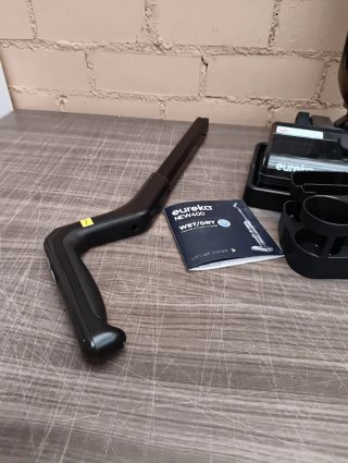 Aspirador Escoba en seco y húmedo Eureka NEW400