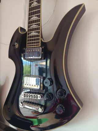B.C.Rich Mockingbird Guitarra Eléctrica Negra