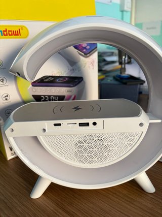 Lampada da scrivania con caricatore wireless