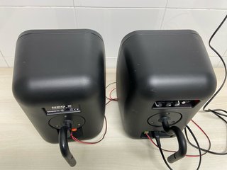 Altavoces WORK NEO 6 uno amplificado y otro pasivo