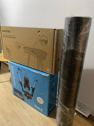 Rodillo Tacx Boost + sensor + mesa y alfombra