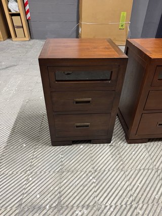 Mesitas de noche Banak de madera