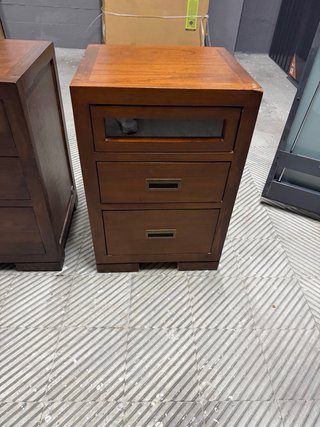 Mesitas de noche Banak de madera