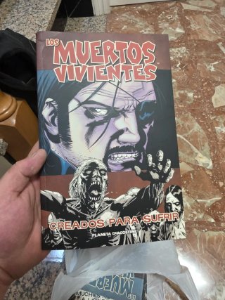 COMIC MUERTOS VIVIRNTES ( WALKING DEAD )