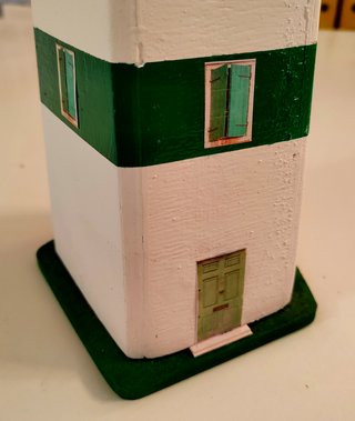 Faro decorativo in legno fatto a mano