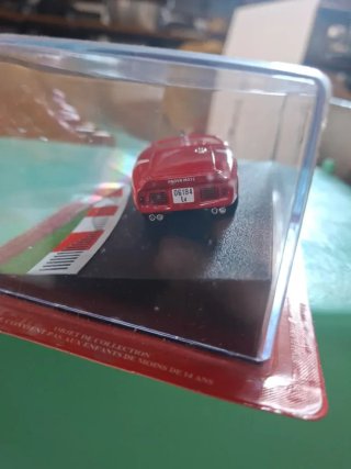 Ferrari 250 Testa Rossa 1:43