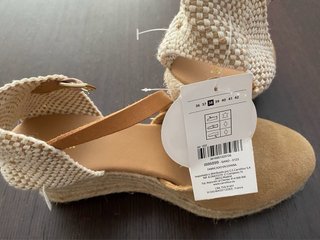 Alpargatas cuña beige/marrón T.38 sin usar