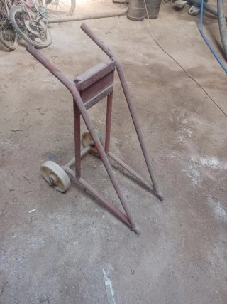 Caballete motor fueraborda pequeño