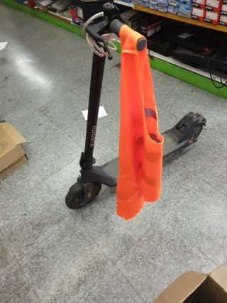Patinete eléctrico como nuevo