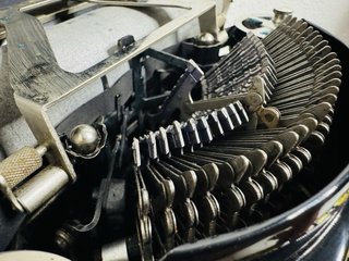 Máquina de escribir antigua Noiseless 1922