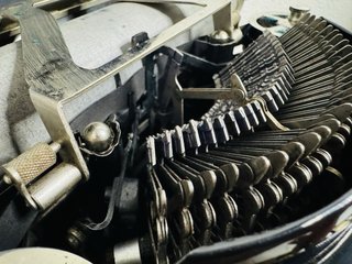 Máquina de escribir antigua Noiseless 1922