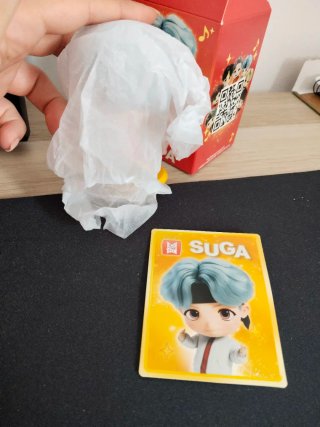 Muñeco Suga BTS Happy Meal McDonald's Tiny Tan