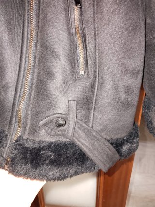 Chaquetón negro Stradivarius