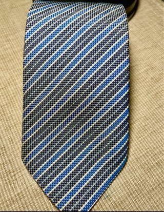 Corbata de seda Richel rayas azul, blanco y gris