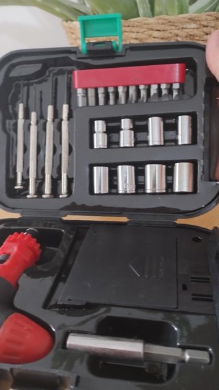 Linterna con Herramientas SINI 24 Piezas