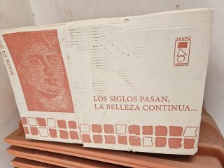 Caja Azulejo Termas Negro Brillo 20x30