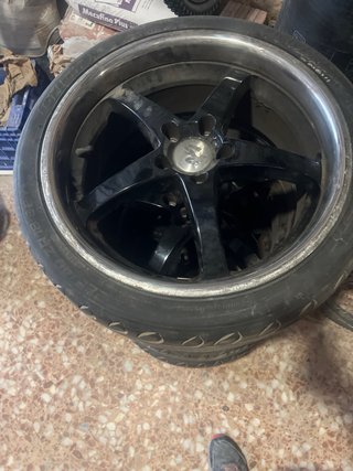 Neumáticos con llantas 225/40 ZR 18 92 Y