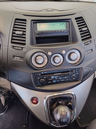 Mitsubishi Grandis 2007