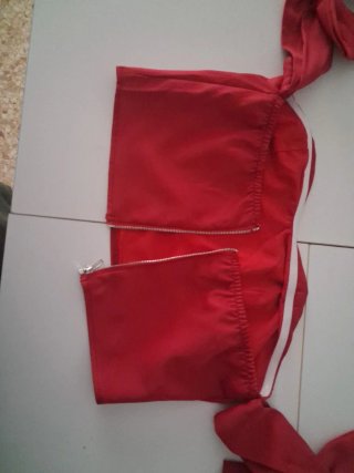 Crop Top Rosso con Fiocchi Taglia M