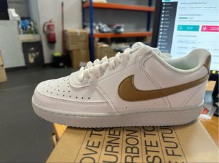 Zapatillas Nike Court Vision Low Blanco y Dorado