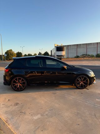 SEAT LEON CUPRA BLACK CARBON