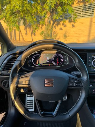 SEAT LEON CUPRA BLACK CARBON