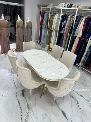 Mesa y Sillas de Comedor Nuevas
