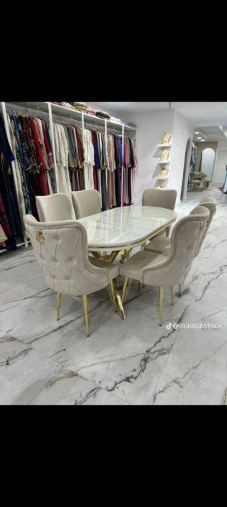 Mesa y Sillas de Comedor Nuevas