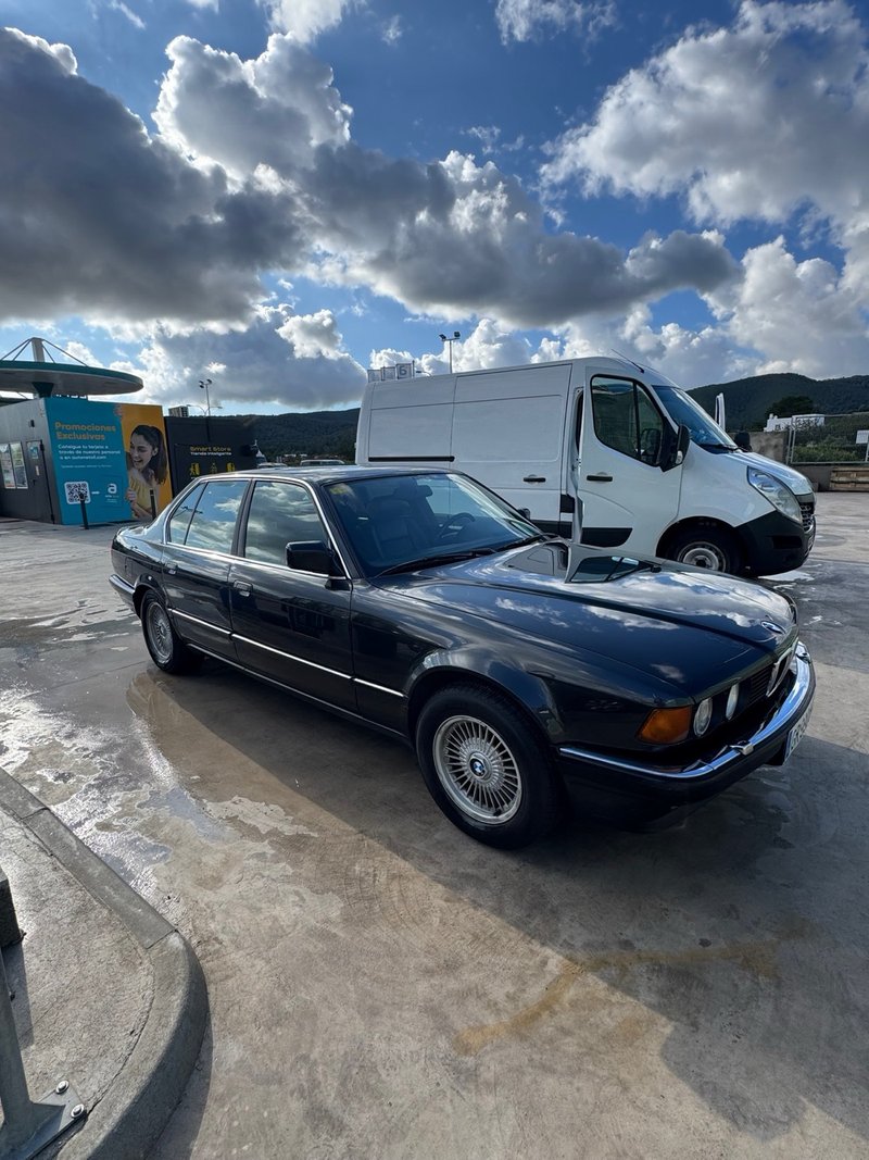 BMW Serie 7 1992 - foto 1