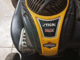 Cortacésped amarillo y negro