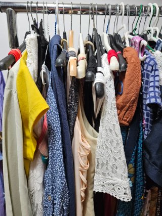 Lote 50 Prendas Donna: Vestiti, Bluse, Pantaloni