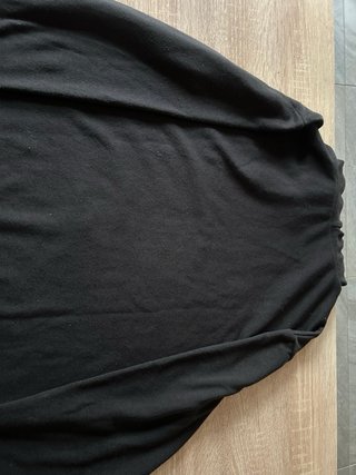 Sudadera negra con forro bicolor