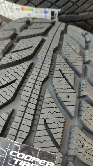 Neumático Cooper 215/60R17 96T WeatherMaster