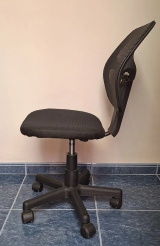 Silla de oficina ergonómica negra
