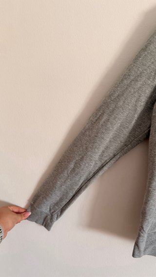 Chaqueta con capucha Nike gris