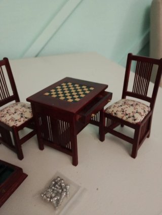 Mesa y Sillas Miniatura Ajedrez