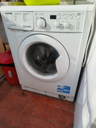 Lavadora Indesit 10kg. Recoger a finales de agosto