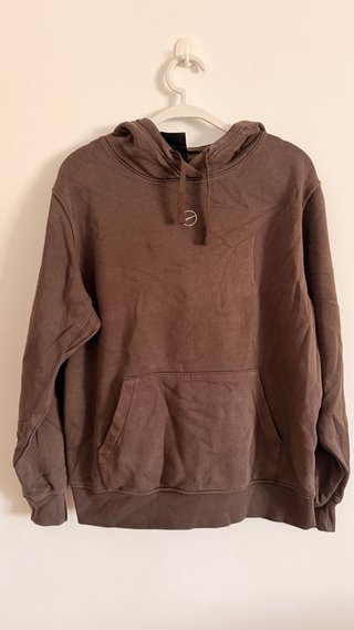 Sudadera marrón nike con logo brillante