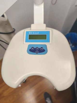 Lampara blanqueamiento dental LED luz fría cuidada