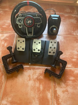 Volante Thrustmaster con Pedales y Palanca
