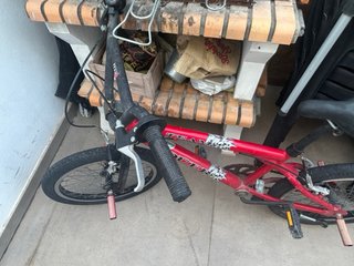 Bicicleta BMX rossa