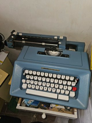 Máquina de escribir Olivetti Studio 46